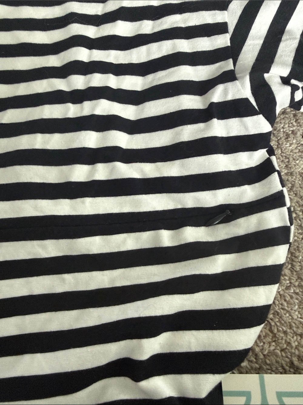Black & White Striped V-Neck Short Sleeve - Maternity with zippers for nursing - Picture 5 of 6